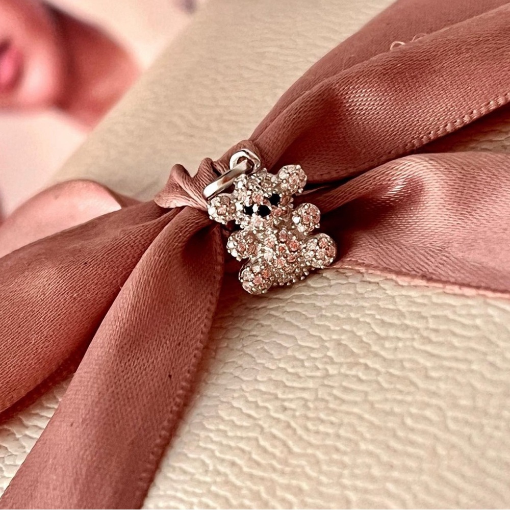 Firm price) Tiny Sparkling Silver Bear Pendant